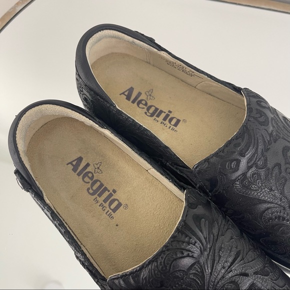 ALEGRIA Black Leather Floral Paisley Embossed Keli Professional Slip On Loafers - Picture 10 of 12